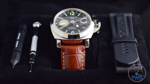 Unboxing Review: Panerai Luminor GMT 44mm [PAM00088] The Luminor sitting on its black velvet presentation tray with vanilla smelling rubber strap and strap adjustment tools © 2016 blog.thewatchsource.co.uk ALL RIGHTS RESERVED
