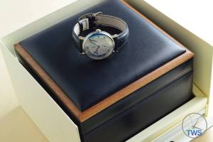 Breguet Classique 5277- Unboxing Review [5277bb-12-9v6] Sitting on top of supplied presentation box