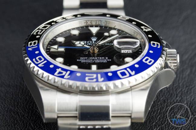 Review of the Rolex GMT Master II [116710BLNR] aka ‘The Batman’ Dial closeup