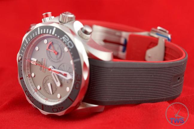 Omega Seamaster 300m Diver Co-Axial Chronograph 44mm: Hands-On Review [212.92.44.50.99.001 ETNZ]