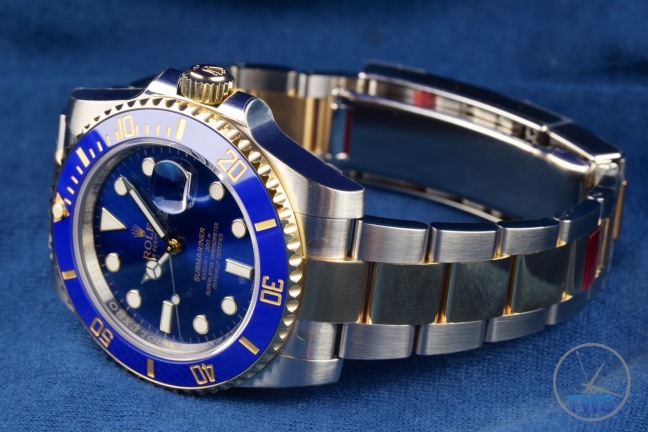 Watch facing left with bracelet and clasp in view - Rolex Submariner Date: Hands-On Review [116613LB]