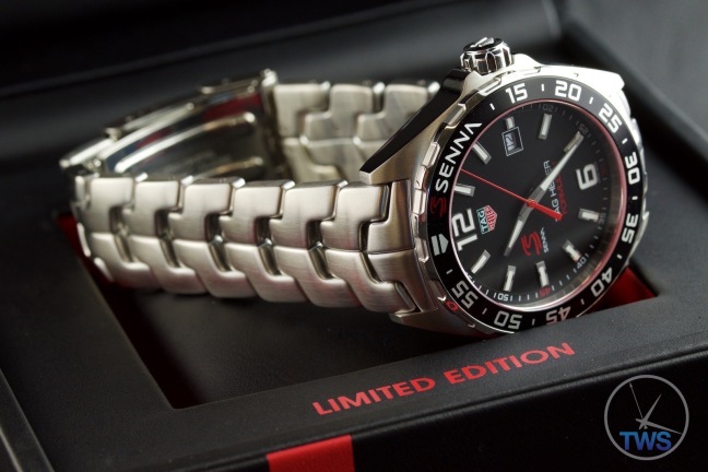 Senna Special Edition waz1012.ba0883 Watch Unboxing Review - Watch sitting on top of presentation box